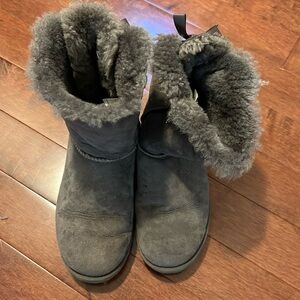 UGG SHOES WITH BOWS